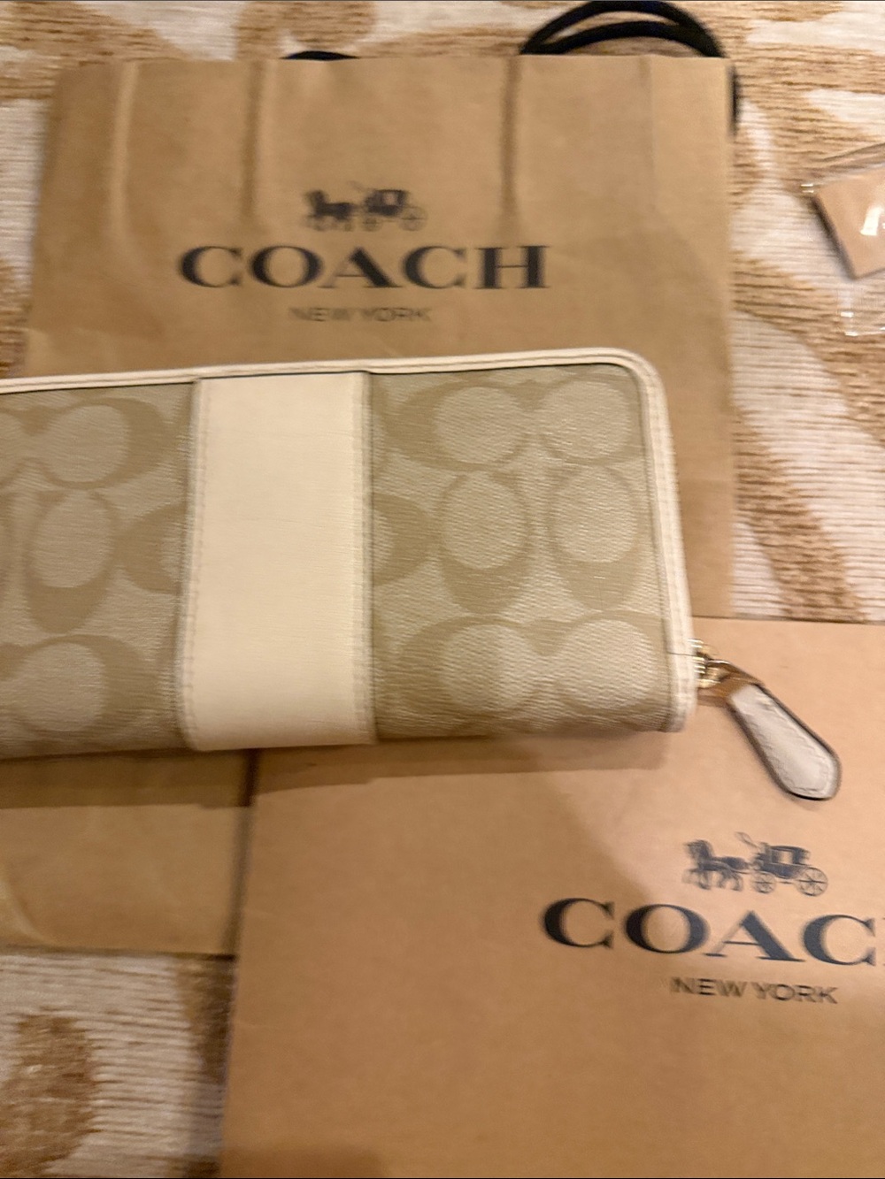 Coach Beige and Chalk Signature Continental Wallet - Picture 3 of 10